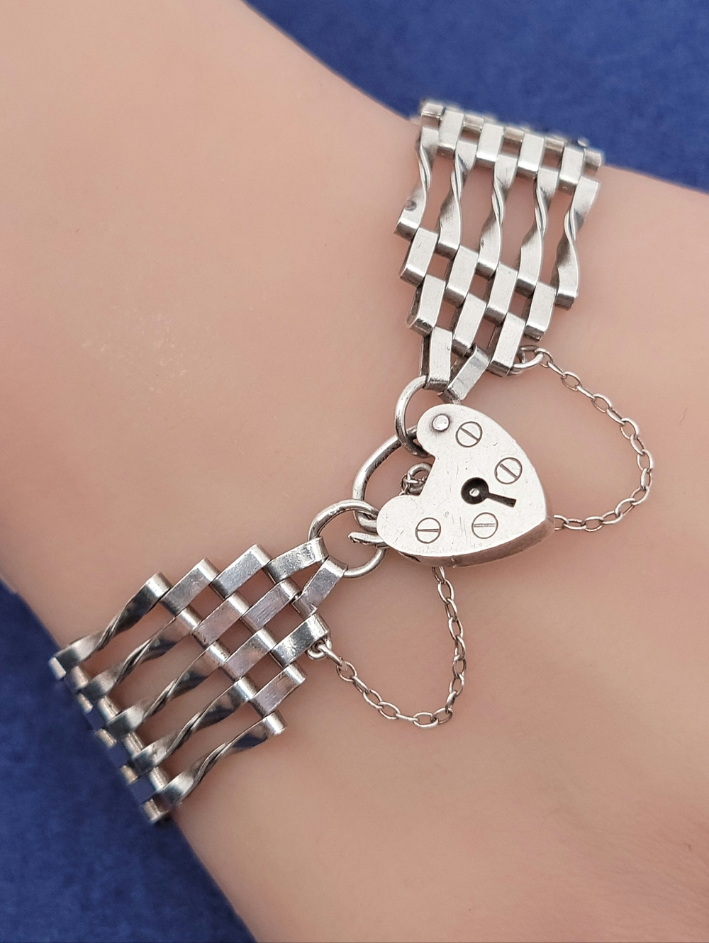 Liberty & Co. Sterling Silver Heart Padlock Gate Link Bracelet Size 6.75